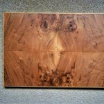 Nussbaumholz Kreuzschnitt­